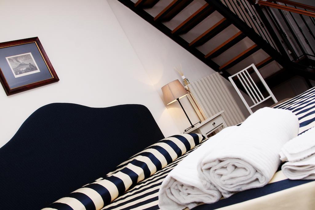 Palazzo Magnocavallo B&B Napoli Ruang foto