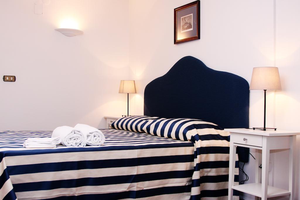 Palazzo Magnocavallo B&B Napoli Ruang foto