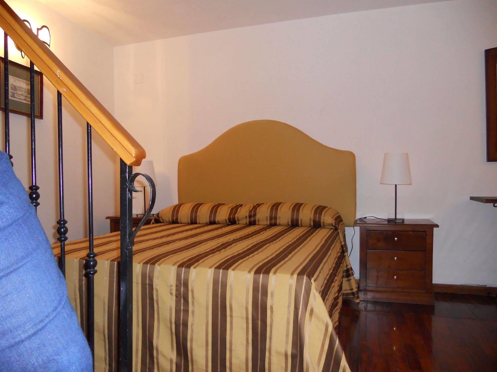Palazzo Magnocavallo B&B Napoli Bagian luar foto