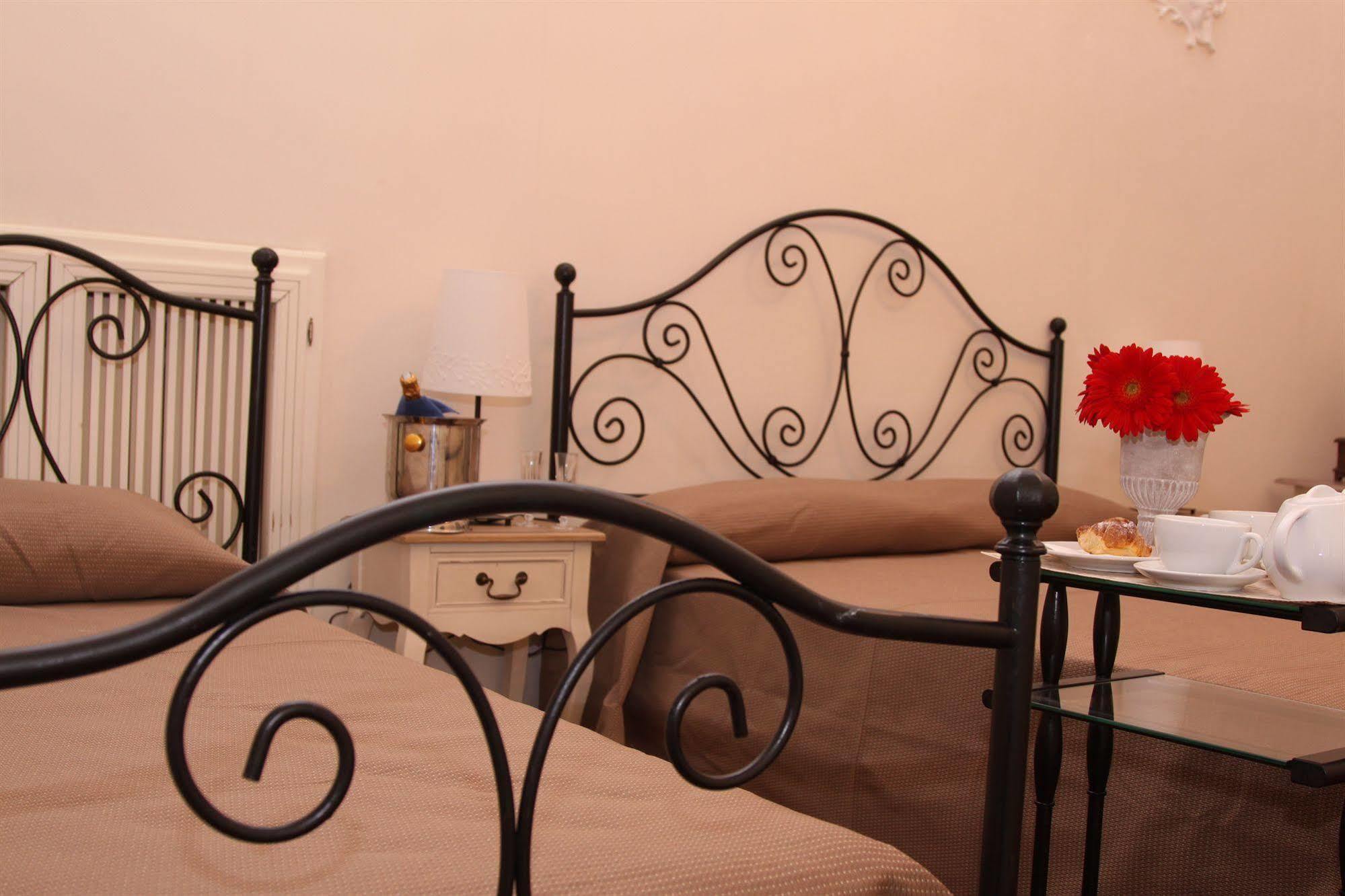 Palazzo Magnocavallo B&B Napoli Bagian luar foto