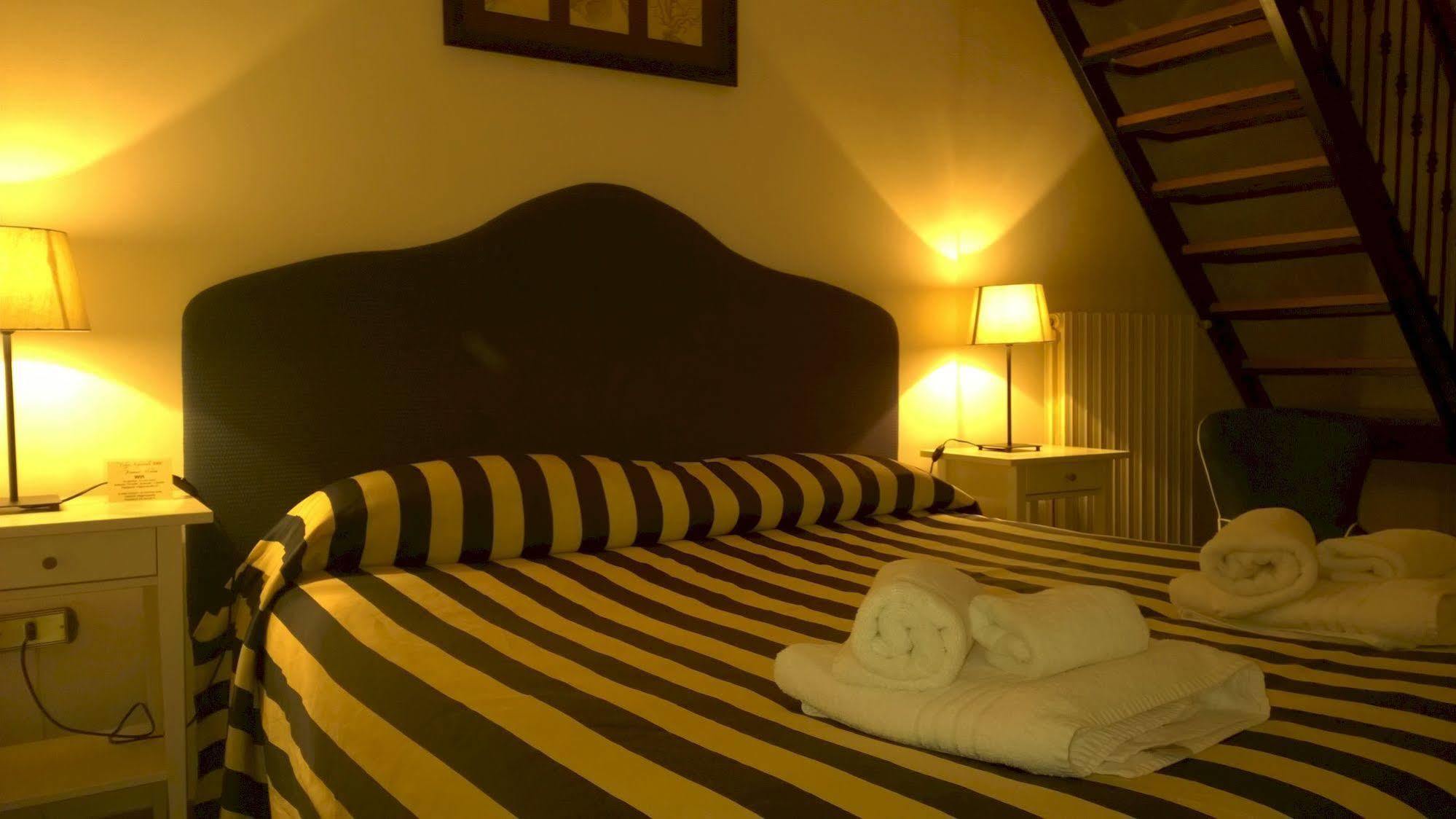 Palazzo Magnocavallo B&B Napoli Bagian luar foto