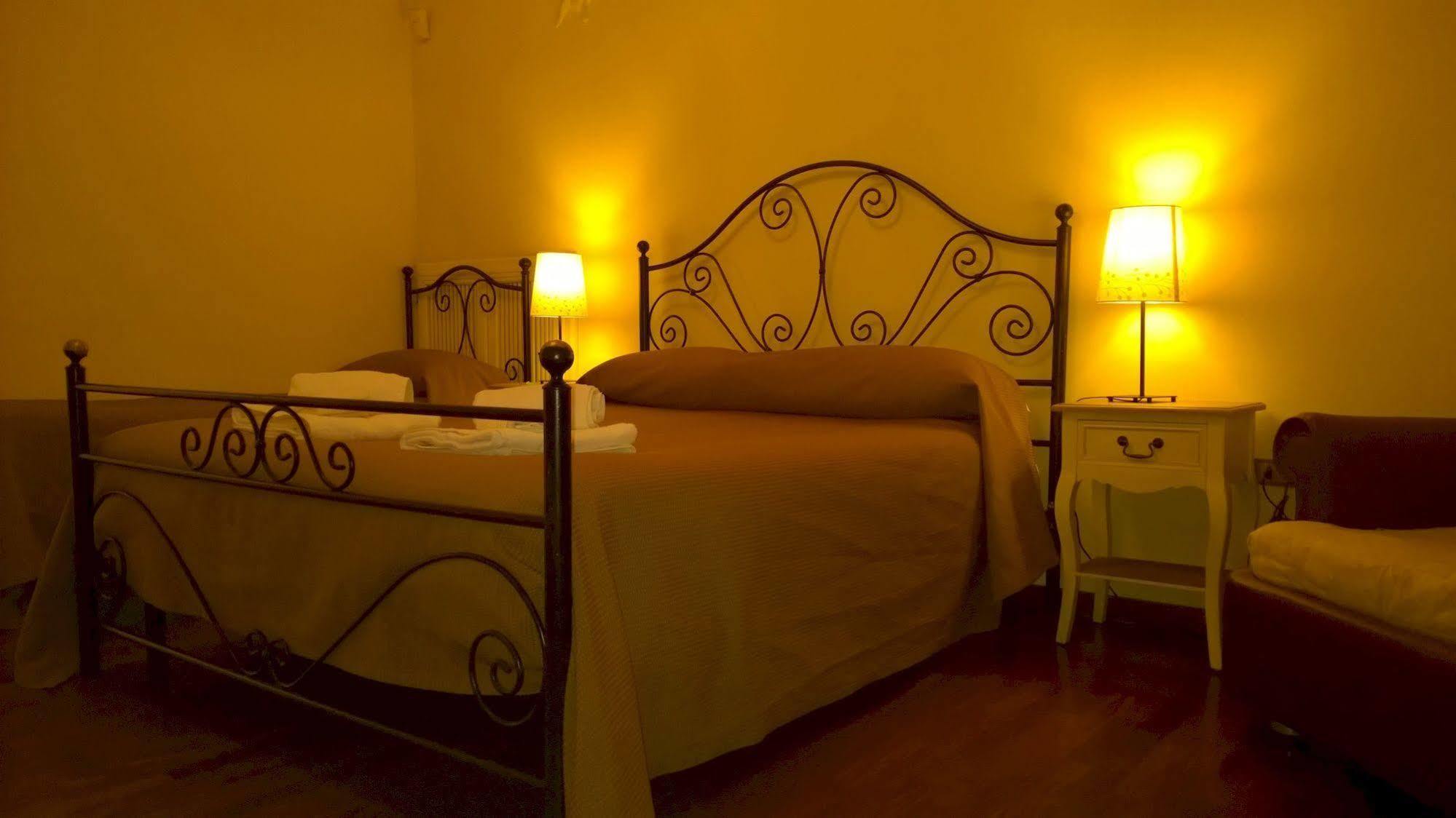 Palazzo Magnocavallo B&B Napoli Bagian luar foto