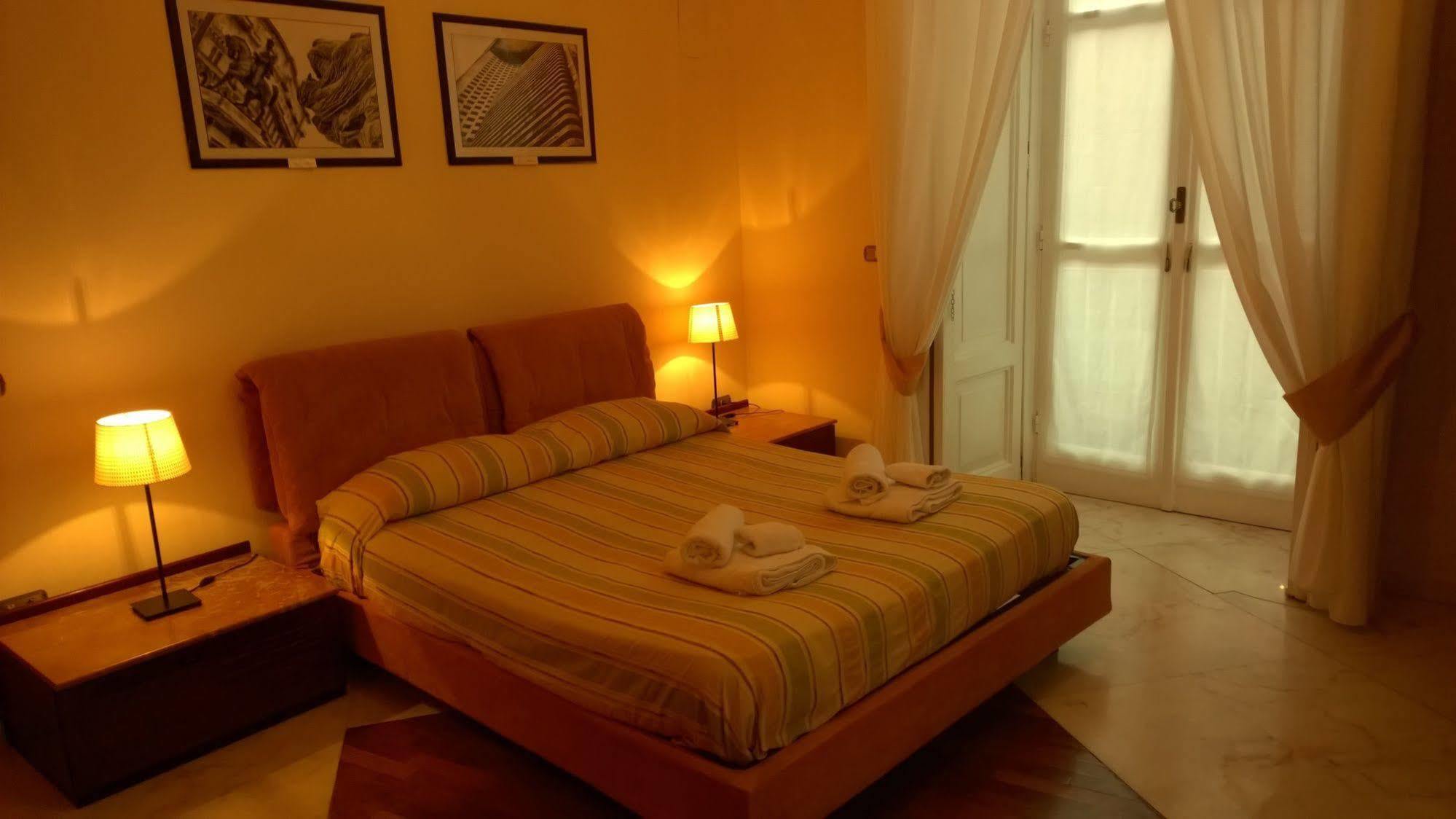 Palazzo Magnocavallo B&B Napoli Bagian luar foto