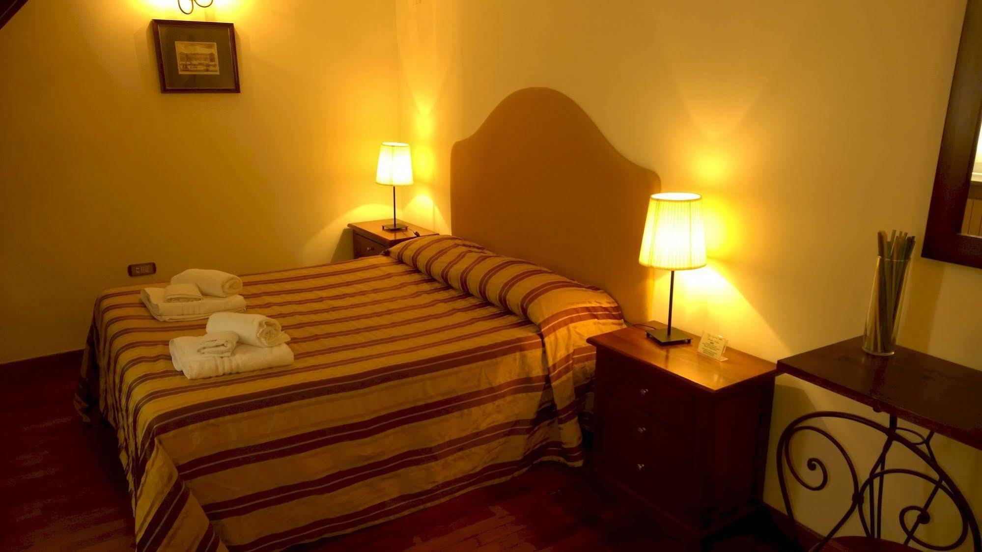 Palazzo Magnocavallo B&B Napoli Bagian luar foto